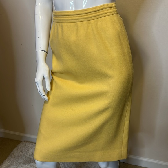 LOUIS FERAUD Yellow Wool Skirt Suit 4• Excellent - Picture 8 of 14